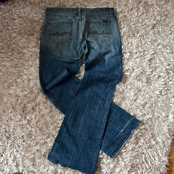 Women’s authentic 7 for all Mankind flare jeans size 29. Excellent condition. - Picture 2 of 4